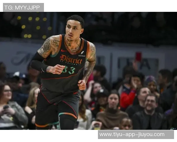 库兹马高效表现助雄鹿赢得关键战役31分钟砍下31分6篮板